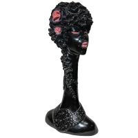 Африканка с волосами из цветов черн АФ